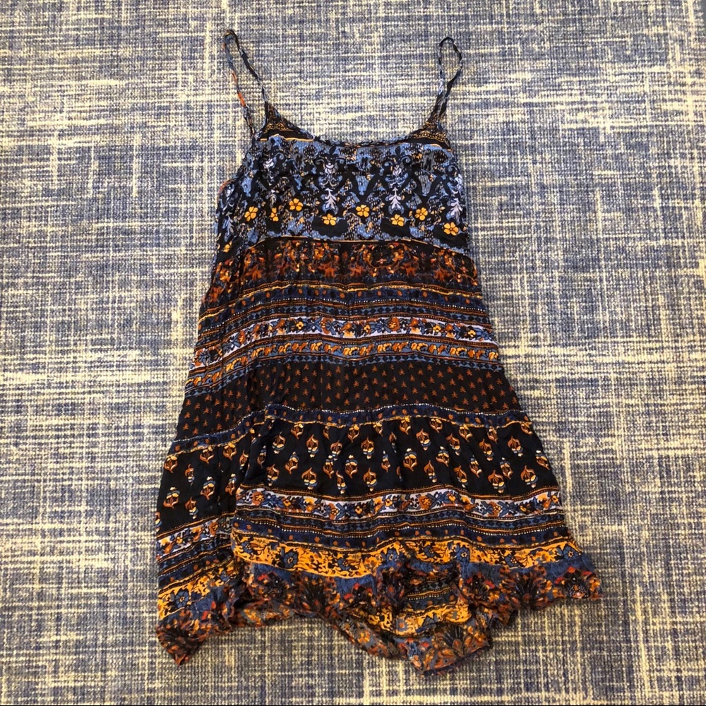 Strappy crosses back dress